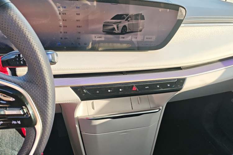 Used Buick GL8 New Energy 2026 Model Lu Zun Luxury Edition Audio And AC Panel