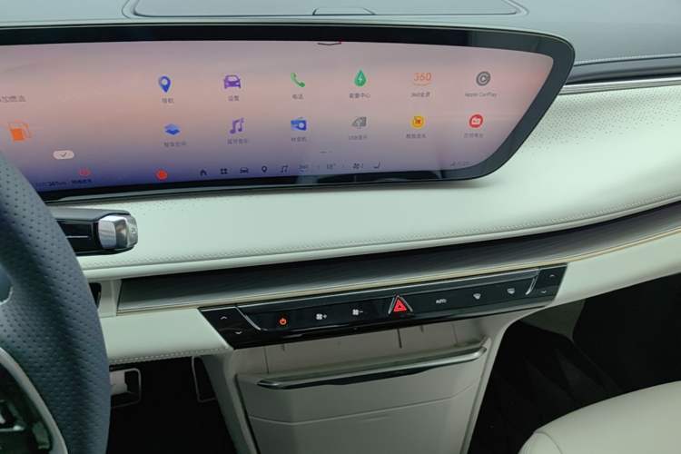 Used Buick GL8 New Energy 2026 Model Lu Zun Prestige Edition Audio And AC Panel