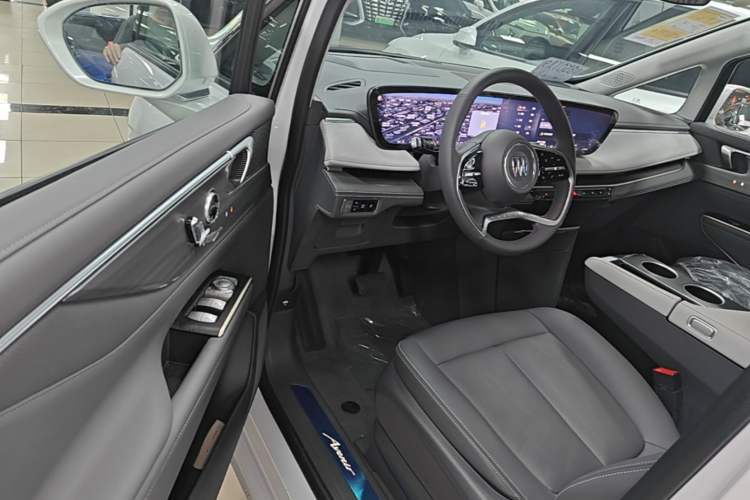 Used Buick GL8 New Energy 2026 Model Lu Zun Smart Enjoyment Edition Driver Seat