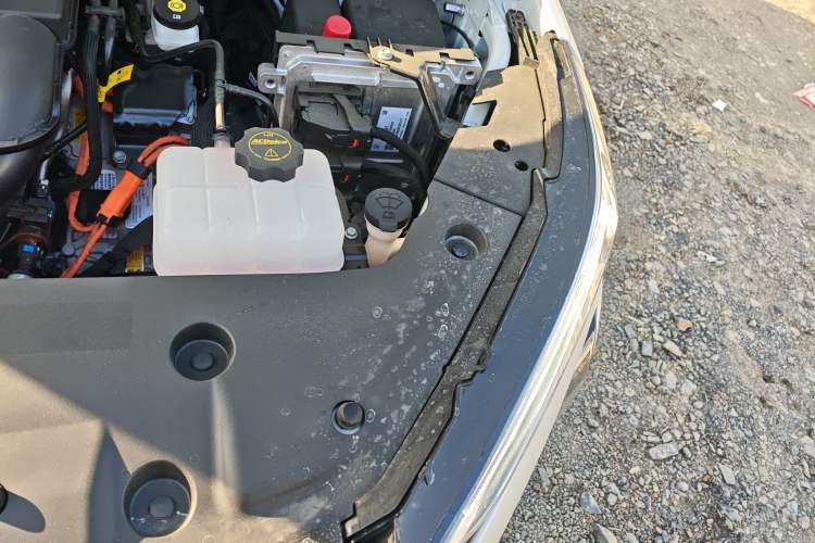 Used Buick GL8 New Energy 2026 Model Lu Zun Luxury Edition Engine Bay Left
