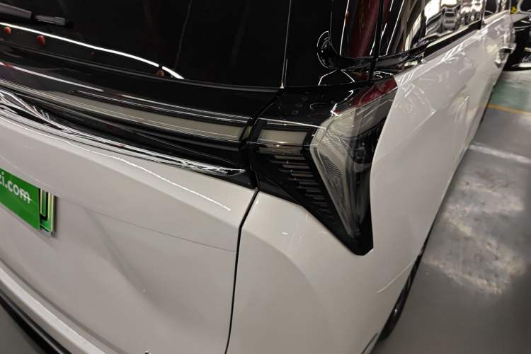 Used Buick GL8 New Energy 2026 Model Lu Zun Prestige Edition Exterior 6