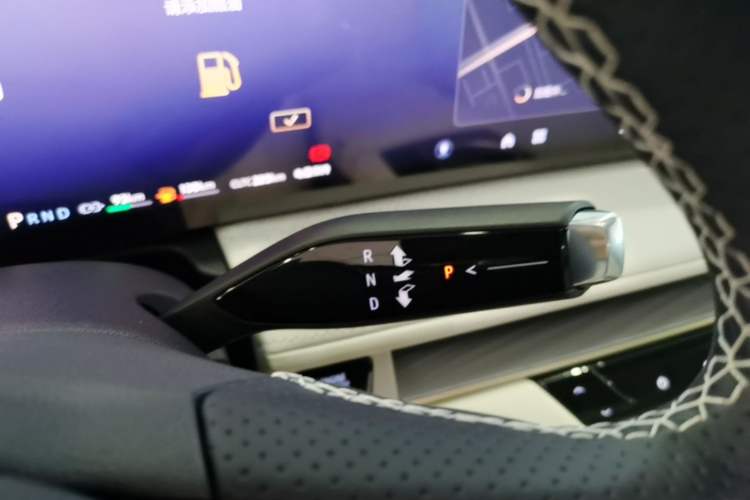 Used Buick GL8 New Energy 2026 Model Lu Zun Prestige Edition Gear Lever