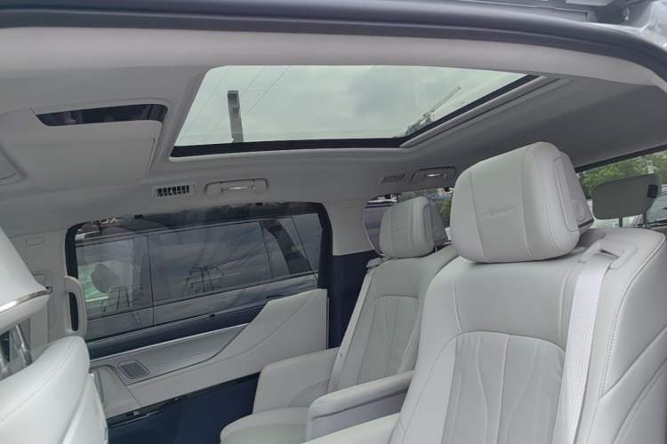 Used Buick GL8 New Energy 2026 Model Lu Zun Prestige Edition Headliner