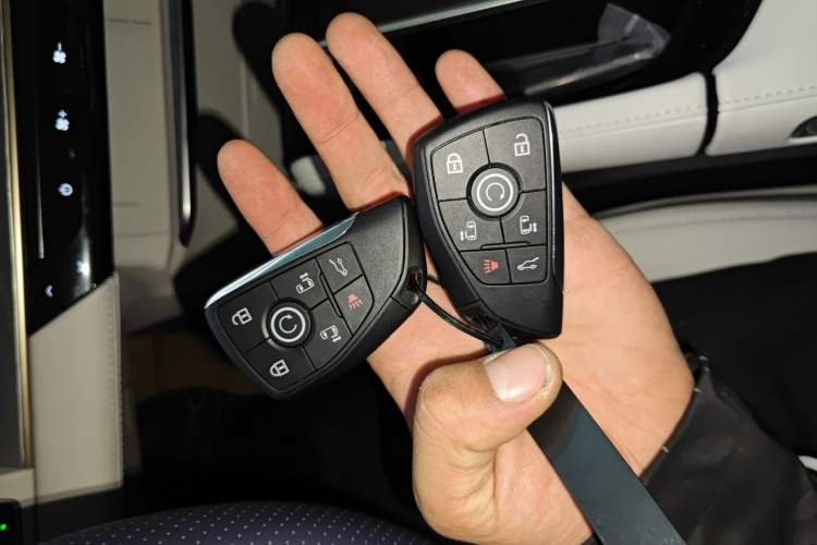 Used Buick GL8 New Energy 2026 Model Lu Zun Prestige Edition Interior 1