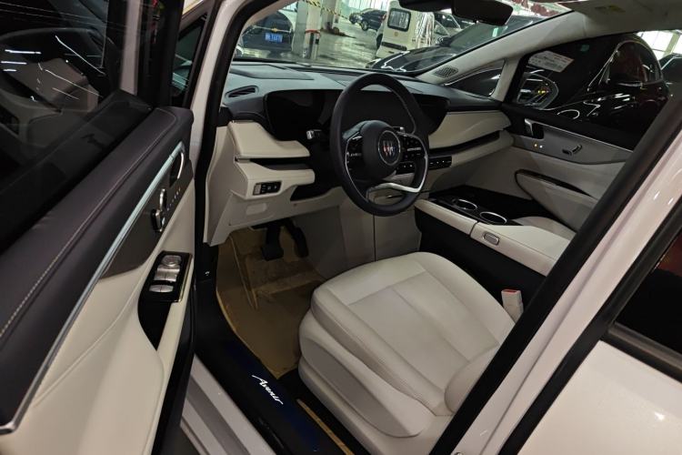 Used Buick GL8 New Energy 2026 Model Lu Zun Prestige Edition Interior 3