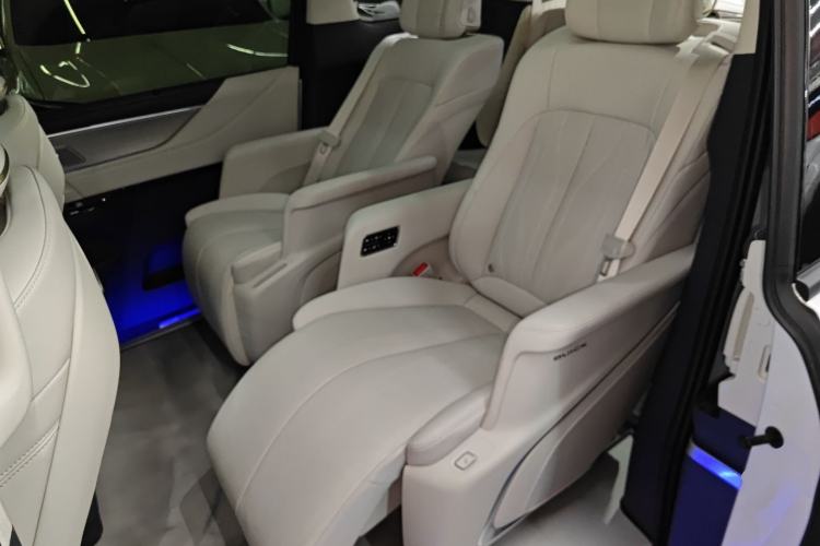Used Buick GL8 New Energy 2026 Model Lu Zun Prestige Edition Interior 4
