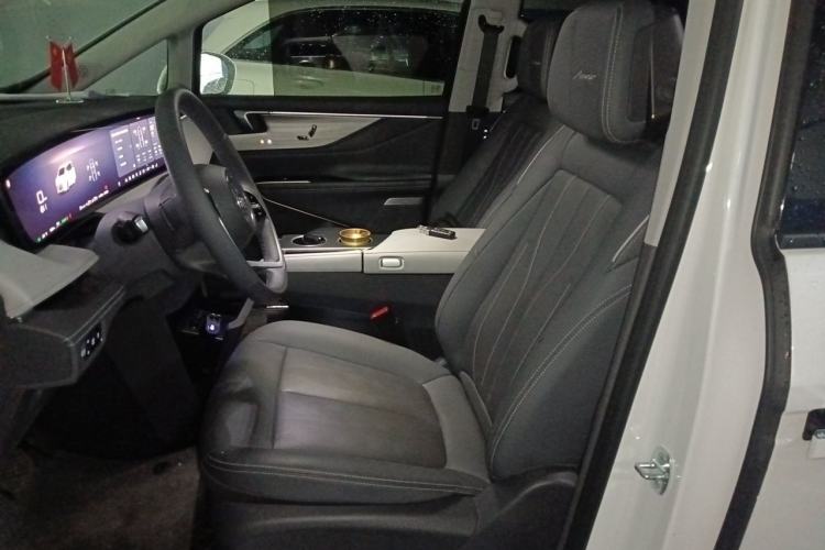 Used Buick GL8 New Energy 2026 Model Lu Zun Smart Enjoyment Edition Left Front Seat