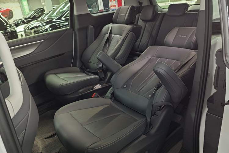Used Buick GL8 New Energy 2026 Model Lu Zun Smart Enjoyment Edition Left Rear Seat
