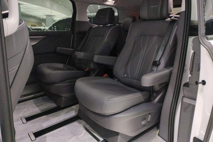 Used Buick GL8 New Energy 2026 Model Lu Zun Smart Enjoyment Edition Left Rear Seat