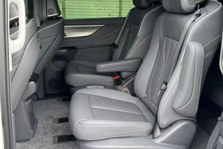 Used Buick GL8 New Energy 2026 Model Lu Zun Smart Enjoyment Edition Left Rear Seat