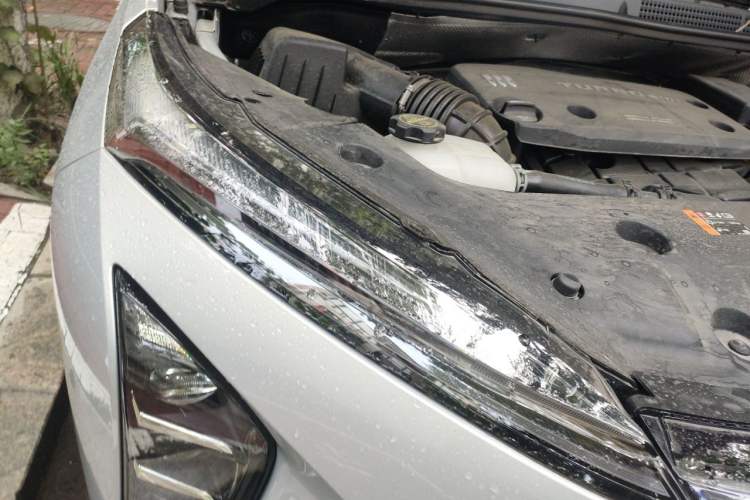 Used Buick GL8 New Energy 2026 Model Lu Zun Luxury Edition Right Front Headlight