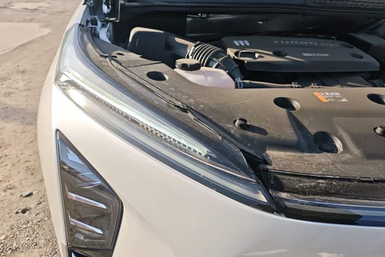 Used Buick GL8 New Energy 2026 Model Lu Zun Luxury Edition Right Front Headlight