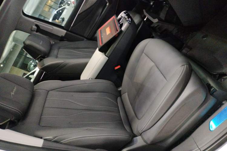 Used Buick GL8 New Energy 2026 Model Lu Zun Smart Enjoyment Edition Right Front Seat