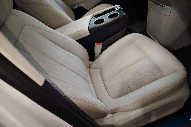Used Buick GL8 New Energy 2026 Model Lu Zun Luxury Edition Right Front Seat