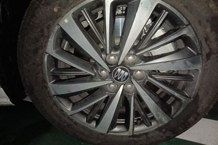 Used Buick GL8 New Energy 2026 Model Lu Zun Smart Enjoyment Edition Right Front Wheel Hub