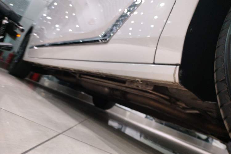 Used Buick GL8 New Energy 2026 Model Lu Zun Smart Enjoyment Edition Right Side Sill