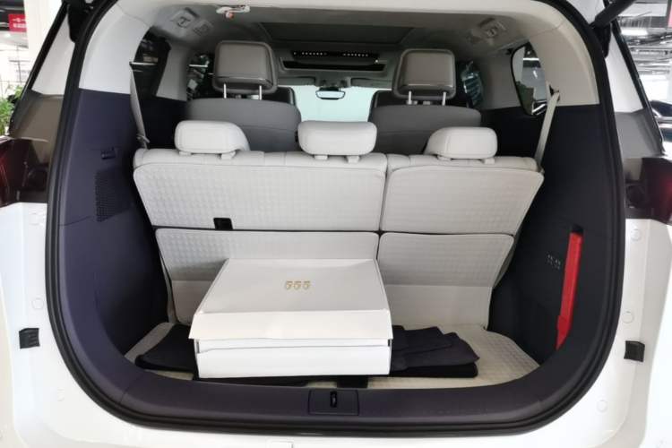 Used Buick GL8 New Energy 2026 Model Lu Zun Prestige Edition Trunk