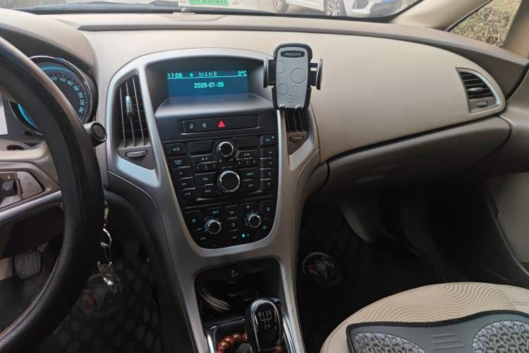 Used Buick GT 2010 GT 1.6L Manual Entry-Level Model Audio And AC Panel