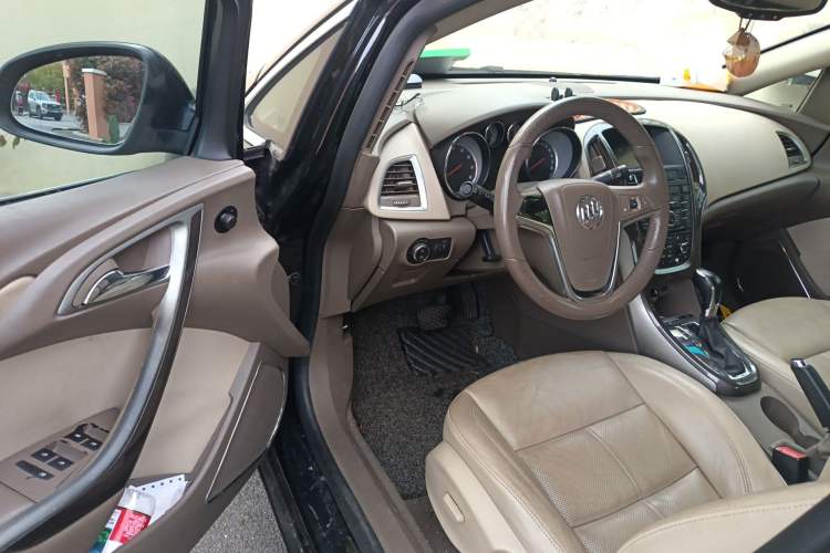 Used Buick GT 2010 GT 1.8L Automatic Luxury Edition Driver Seat