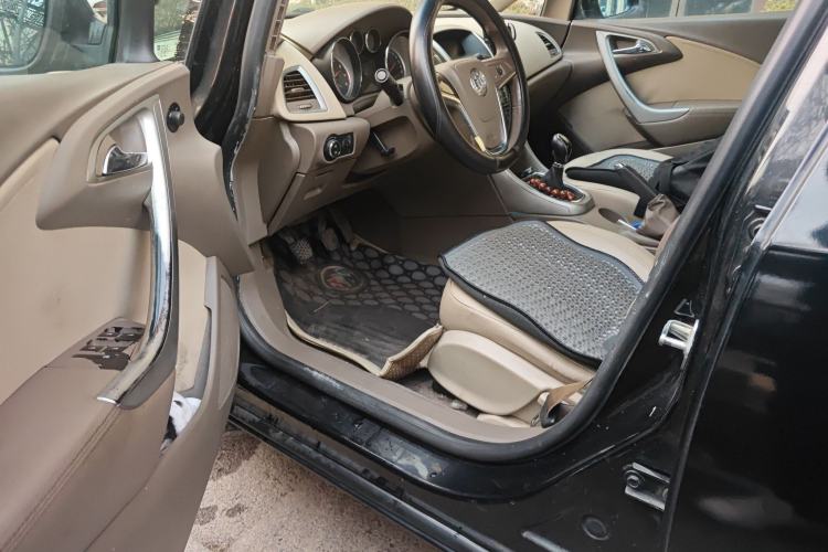 Used Buick GT 2010 GT 1.6L Manual Entry-Level Model Driver Seat