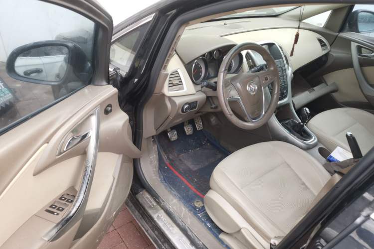 Used Buick GT 2010 GT 1.6L Manual Entry-Level Model Driver Seat