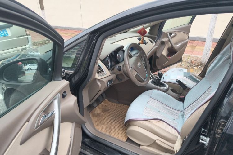 Used Buick GT 2010 GT 1.6L Manual Entry-Level Model Driver Seat