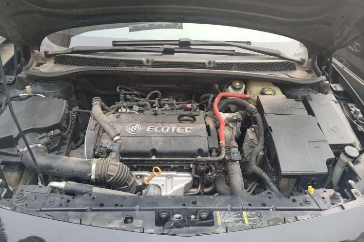 Used Buick GT 2010 XT 1.6T Fashion Sport Edition Engine Bay