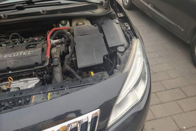 Used Buick GT 2010 XT 1.6T Fashion Sport Edition Engine Bay Left