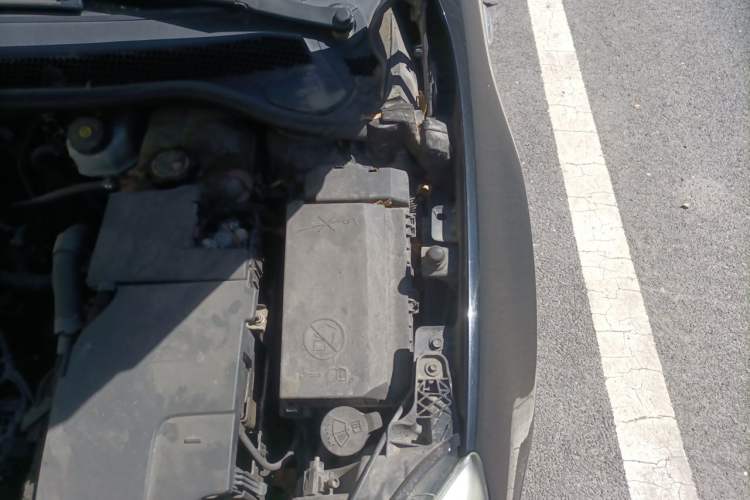 Used Buick GT 2010 GT 1.6L Manual Entry-Level Model Engine Bay Left