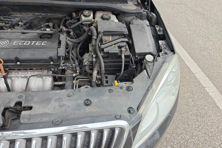 Used Buick GT 2010 GT 1.6L Automatic Fashion Edition Engine Bay Left