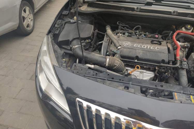 Used Buick GT 2010 XT 1.6T Fashion Sport Edition Engine Bay Right