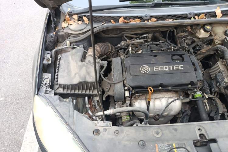 Used Buick GT 2010 GT 1.8L Automatic Luxury Edition Engine Bay Right