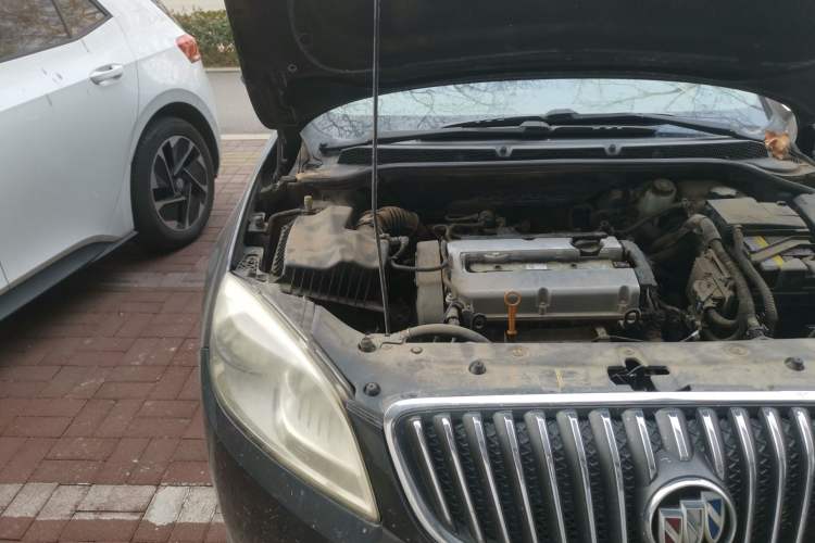 Used Buick GT 2010 GT 1.6L Manual Entry-Level Model Engine Bay Right