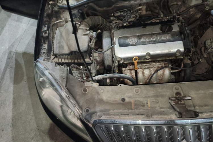 Used Buick GT 2010 GT 1.6L Manual Entry-Level Model Engine Bay Right