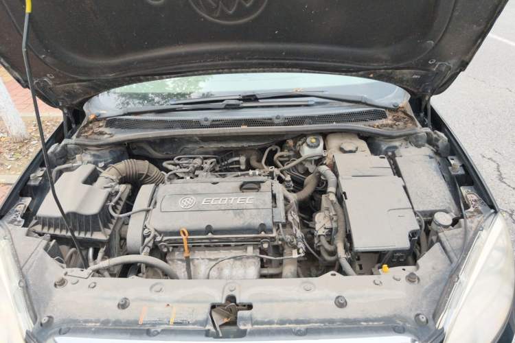 Used Buick GT 2010 GT 1.6L Manual Entry-Level Model Engine Bay