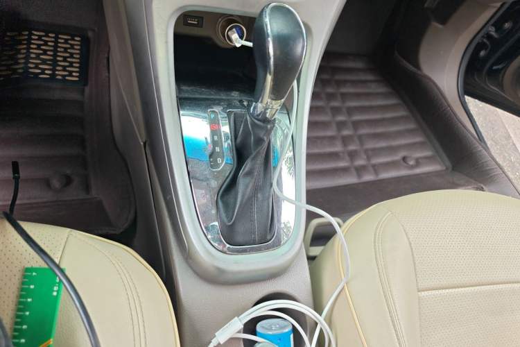 Used Buick GT 2010 GT 1.6L Automatic Fashion Edition Gear Lever