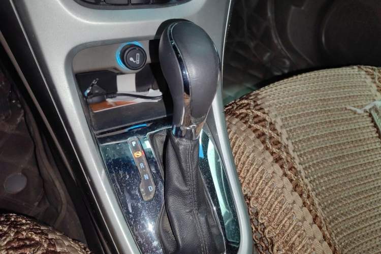 Used Buick GT 2010 GT 1.6L Automatic Fashion Edition Gear Lever