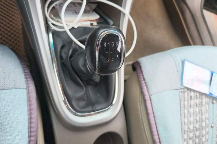 Used Buick GT 2010 GT 1.6L Manual Entry-Level Model Gear Lever