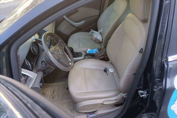 Used Buick GT 2010 GT 1.6L Manual Entry-Level Model Left Front Seat