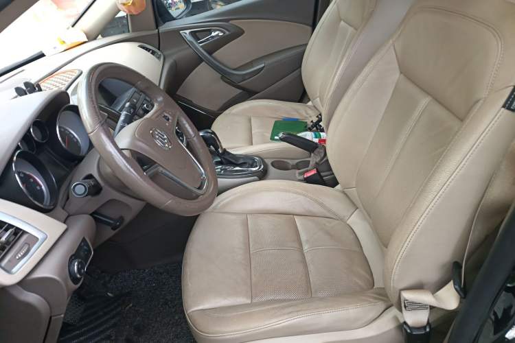 Used Buick GT 2010 GT 1.8L Automatic Luxury Edition Left Front Seat