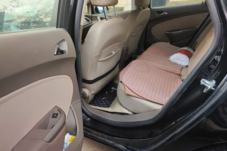 Used Buick GT 2010 GT 1.6L Manual Entry-Level Model Left Rear Seat