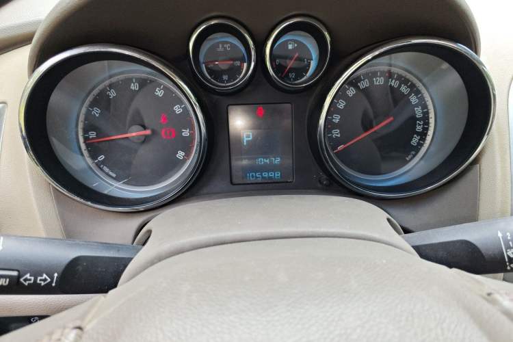 Used Buick GT 2010 GT 1.6L Automatic Fashion Edition Odometer Close Up