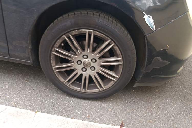 Used Buick GT 2010 GT 1.8L Automatic Luxury Edition Right Front Wheel Hub