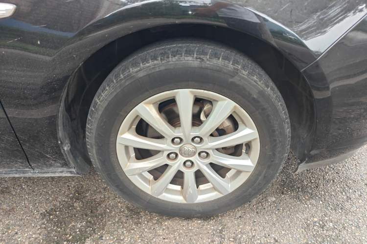 Used Buick GT 2010 GT 1.6L Automatic Fashion Edition Right Front Wheel Hub