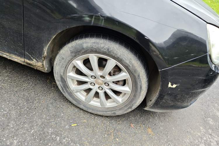 Used Buick GT 2010 GT 1.6L Automatic Fashion Edition Right Front Wheel Hub