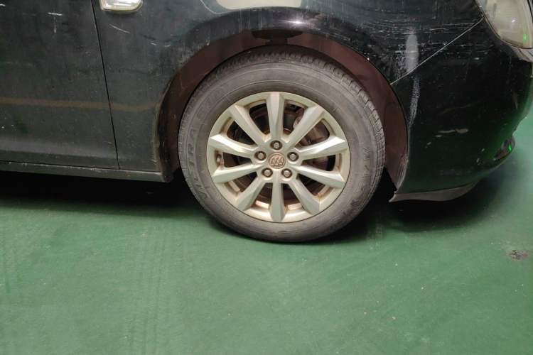 Used Buick GT 2010 GT 1.6L Automatic Fashion Edition Right Front Wheel Hub