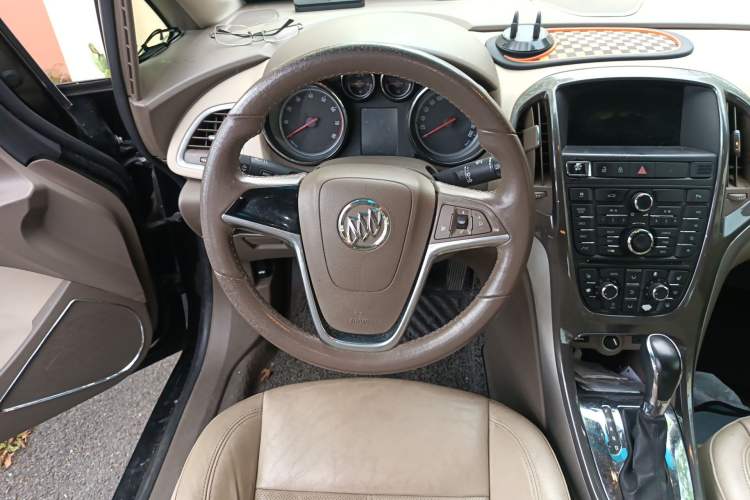 Used Buick GT 2010 GT 1.8L Automatic Luxury Edition Steering Wheel