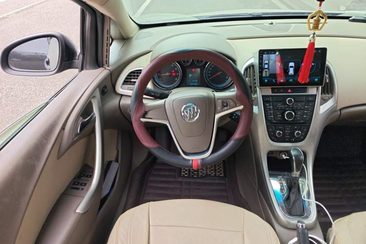 Used Buick GT 2010 GT 1.6L Automatic Fashion Edition Steering Wheel