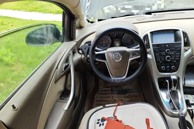 Used Buick GT 2010 GT 1.6L Automatic Fashion Edition Steering Wheel