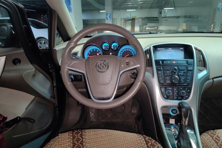 Used Buick GT 2010 GT 1.6L Automatic Fashion Edition Steering Wheel